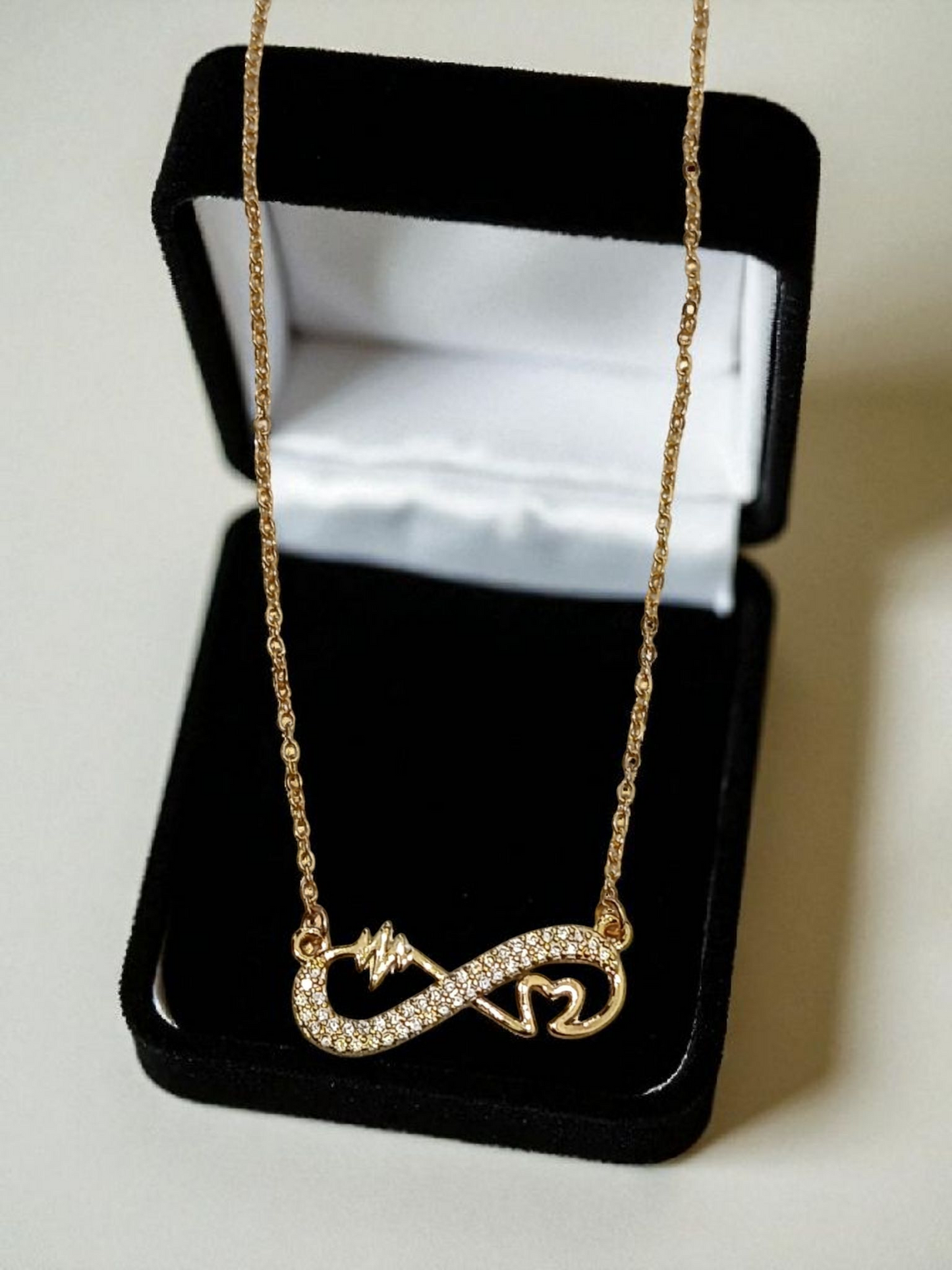 pure glam necklace