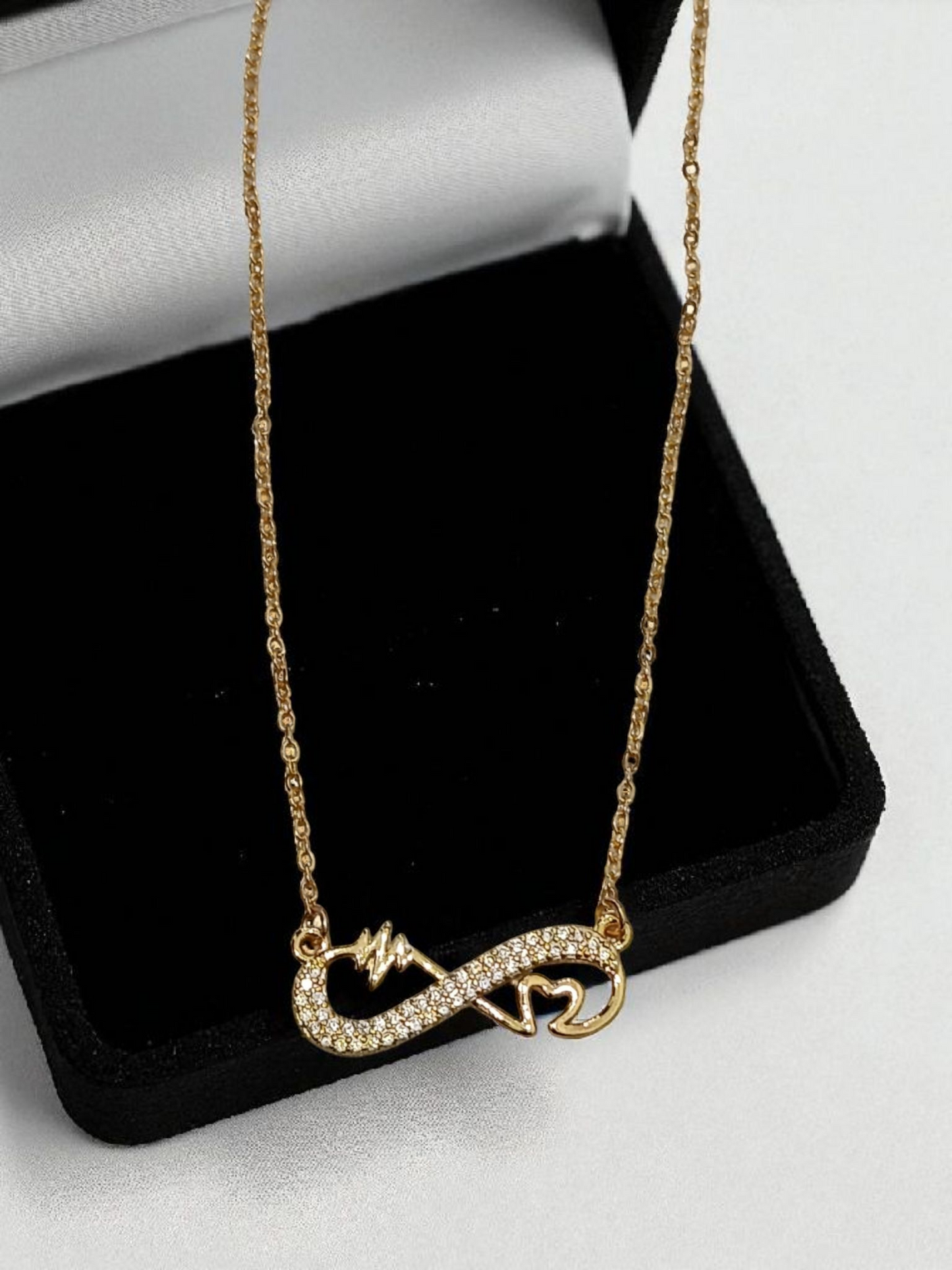 pure glam necklace